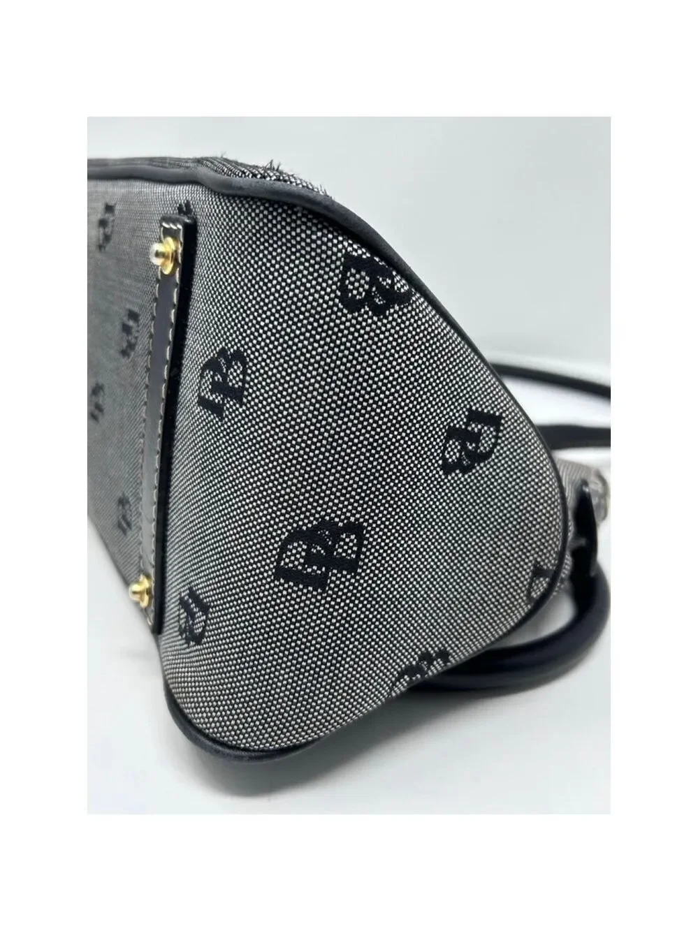 Dooney & Bourke authentic dooney